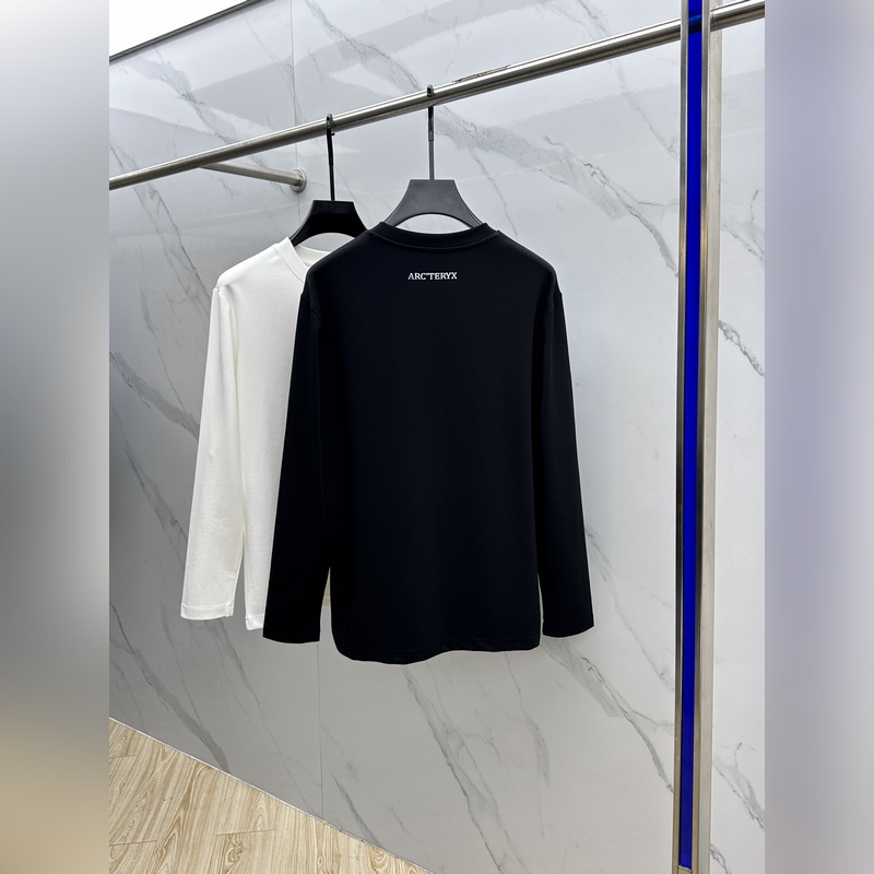 ARCTERYX始祖鳥 2026SS秋季新款男士圓領長袖 T 恤，以當季色調傳遞