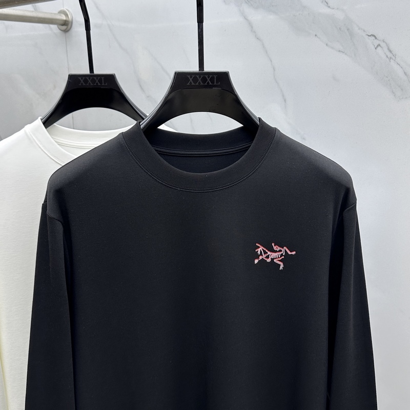 ARCTERYX始祖鳥 2026SS秋季新款男士圓領長袖 T 恤，以當季色調傳遞