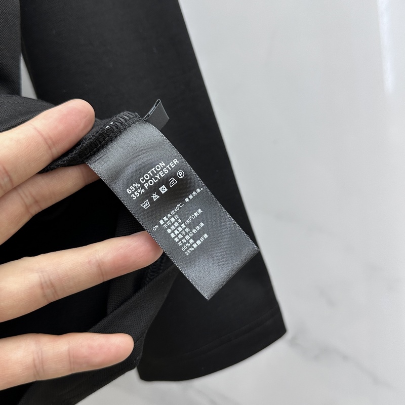 ARCTERYX始祖鳥 2026SS秋季新款男士圓領長袖 T 恤，以當季色調傳遞