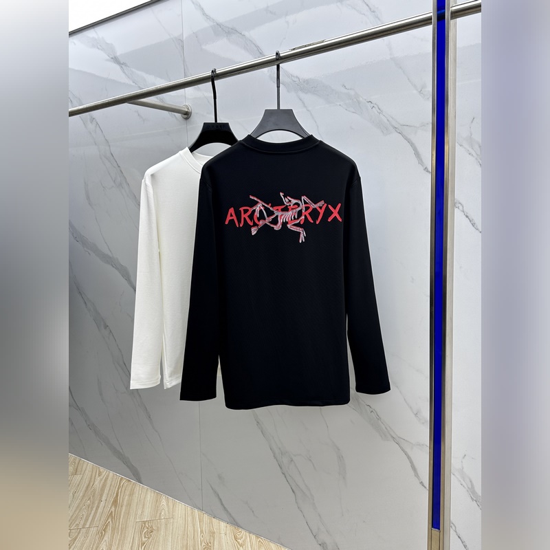 ARCTERYX始祖鳥 2026SS秋季新款男士圓領長袖 T 恤，以當季色調傳遞
