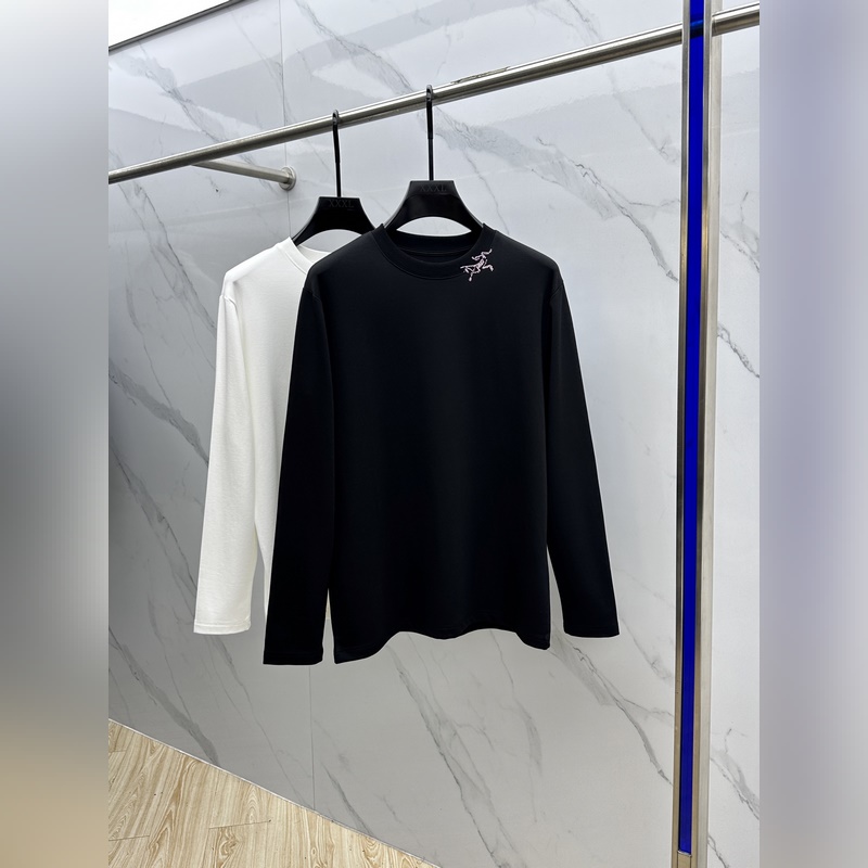 ARCTERYX始祖鳥 2026SS秋季新款男士圓領(lǐng)長袖 T 恤，以當季色調(diào)傳遞