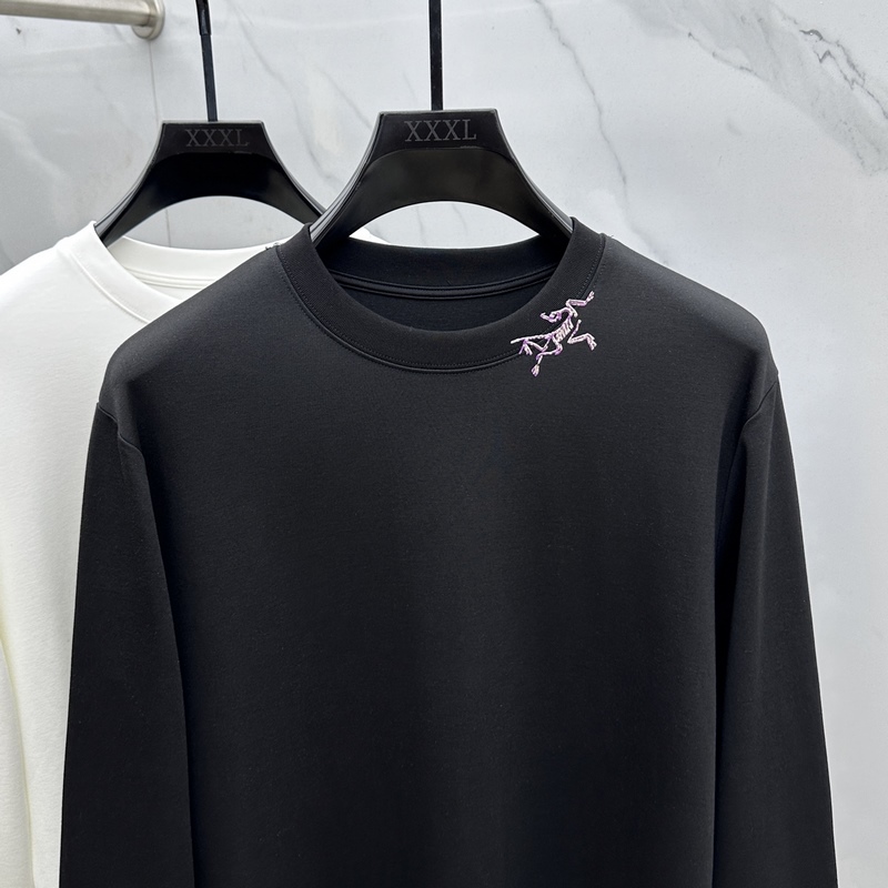 ARCTERYX始祖鳥 2026SS秋季新款男士圓領(lǐng)長袖 T 恤，以當季色調(diào)傳遞