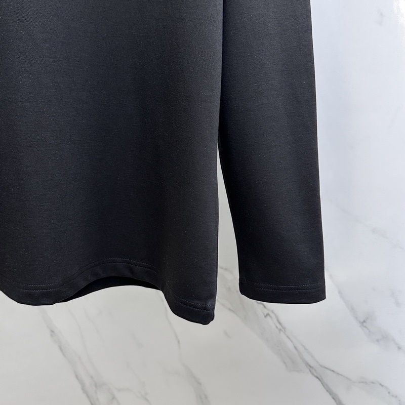 ARCTERYX始祖鳥 2026SS秋季新款男士圓領(lǐng)長袖 T 恤，以當季色調(diào)傳遞