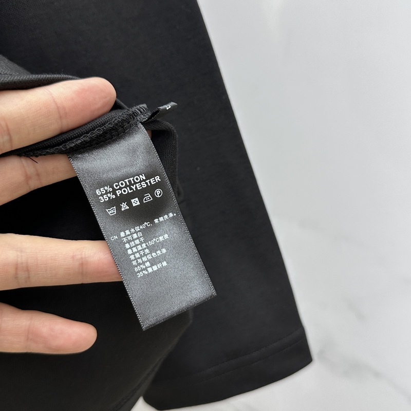 ARCTERYX始祖鳥 2026SS秋季新款棉質長袖 T 恤，以當季色調傳遞典雅