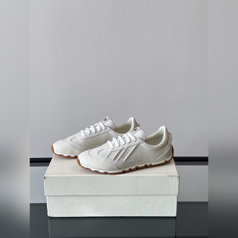 Bally，巴利 男士新款皮革休閑運動鞋 這款運動鞋采用進口小牛皮鞋面 融入撞色