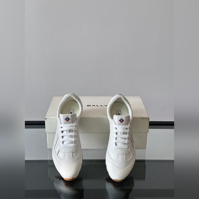 Bally，巴利 男士新款皮革休閑運動鞋 這款運動鞋采用進口小牛皮鞋面 融入撞色