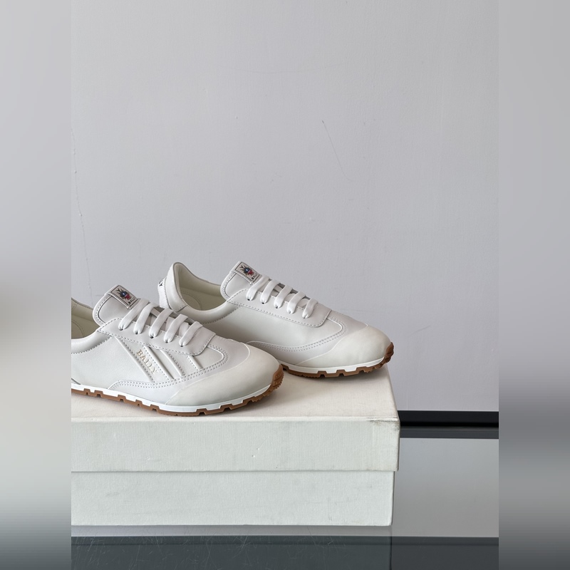 Bally，巴利 男士新款皮革休閑運動鞋 這款運動鞋采用進口小牛皮鞋面 融入撞色