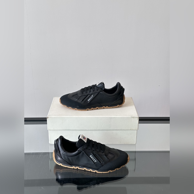 Bally，巴利 男士新款皮革休閑運動鞋 這款運動鞋采用進口小牛皮鞋面 融入撞色