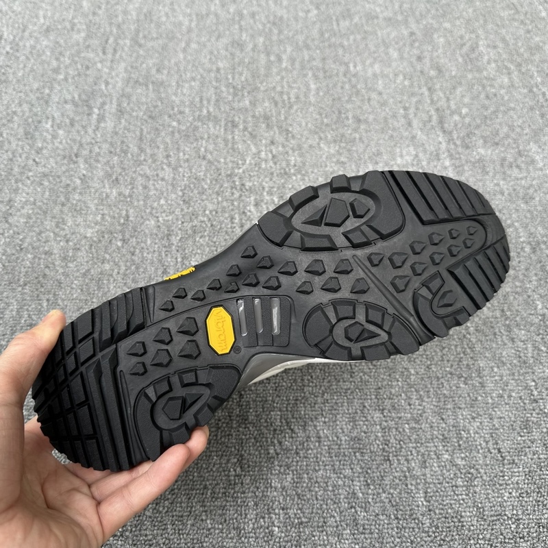 BALLY，巴利 男士新款FASTER運動鞋 莞産頂級精品！這款運動鞋采用針織織