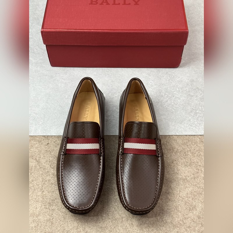 Bally，巴利 新款男士一腳蹬低幫休閑鞋豆豆鞋 采用沖孔小牛皮鞋面 皮質手感超