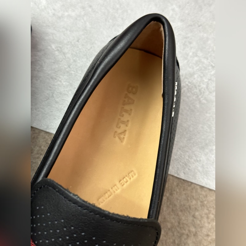 Bally，巴利 新款男士一腳蹬低幫休閑鞋豆豆鞋 采用沖孔小牛皮鞋面 皮質手感超