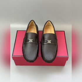 Bally，巴利 新款男士一腳蹬低幫休閑鞋豆豆鞋 采用荔枝紋小牛皮鞋面 皮質手感