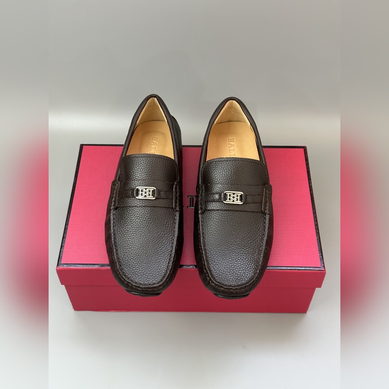 Bally，巴利 新款男士一腳蹬低幫休閑鞋豆豆鞋 采用荔枝紋小牛皮鞋面 皮質手感