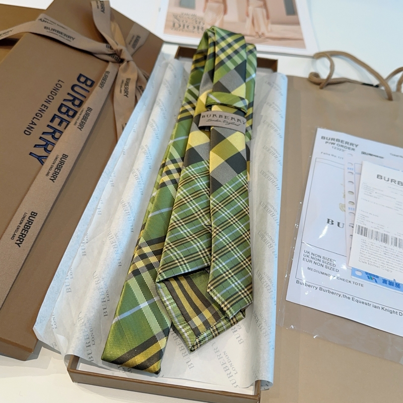 專櫃同步領帶出貨啦 Burberry[博柏利領帶] ，稀有 展現精湛手工與時尚優