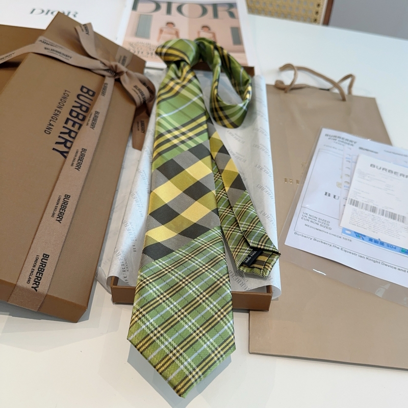 專櫃同步領帶出貨啦 Burberry[博柏利領帶] ，稀有 展現精湛手工與時尚優