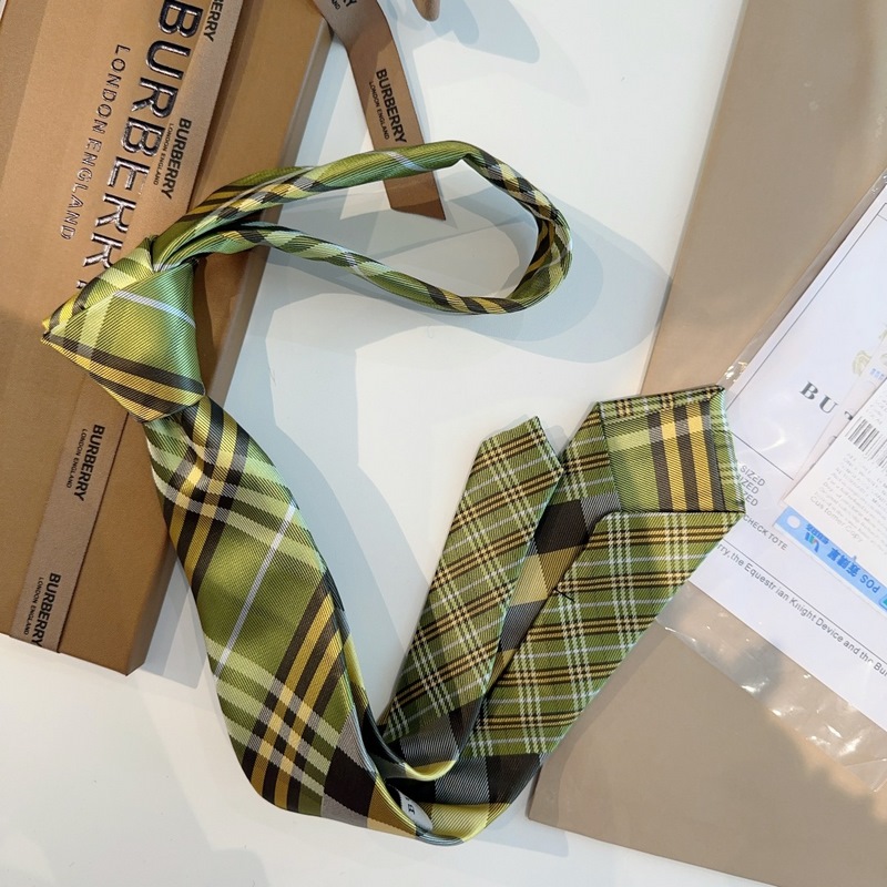 專櫃同步領帶出貨啦 Burberry[博柏利領帶] ，稀有 展現精湛手工與時尚優