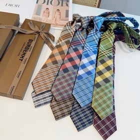 專櫃同步領帶出貨啦 Burberry[博柏利領帶] ，稀有 展現精湛手工與時尚優