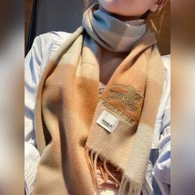 百分百山羊絨 Burberry · 巴寶莉經(jīng)典格子圍巾 好看的要瘋掉了，太有型太