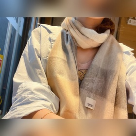 百分百山羊絨 Burberry · 巴寶莉經(jīng)典格子圍巾 好看的要瘋掉了，太有型太