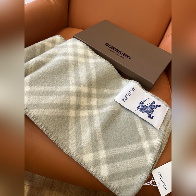 (全智賢同款，百分百對版) Burberry可遇不可求的王炸級單品，絕對是獨家級