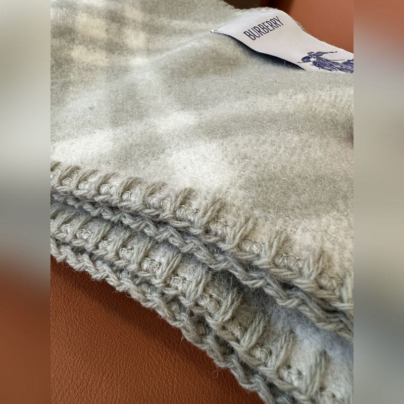 (全智賢同款，百分百對版) Burberry可遇不可求的王炸級單品，絕對是獨家級