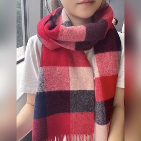 Burberry ·巴寶莉出口訂單尾貨 說(shuō)實(shí)話(huà)，設(shè)計(jì)非常簡(jiǎn)單，但那經(jīng)典刺繡戰(zhàn)馬的