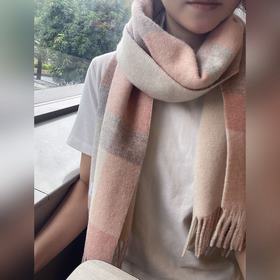 Burberry ·巴寶莉出口訂單尾貨 說(shuō)實(shí)話(huà)，設(shè)計(jì)非常簡(jiǎn)單，但那經(jīng)典刺繡戰(zhàn)馬的