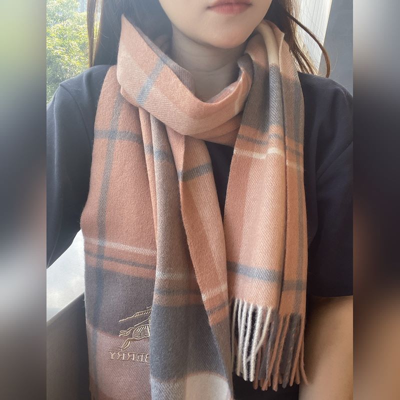 Burberry ·巴寶莉出口訂單尾貨 說(shuō)實(shí)話(huà)，設(shè)計(jì)非常簡(jiǎn)單，但那經(jīng)典刺繡戰(zhàn)馬的