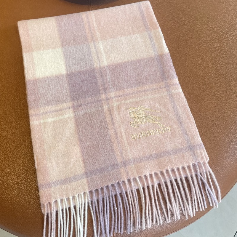 Burberry ·巴寶莉出口訂單尾貨 說實話，設計非常簡單，但那經典刺繡戰馬的