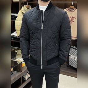 Burberry 2026秋冬最新款時尚設計師款 巴寶莉棒球領夾克外套，菱形格棉