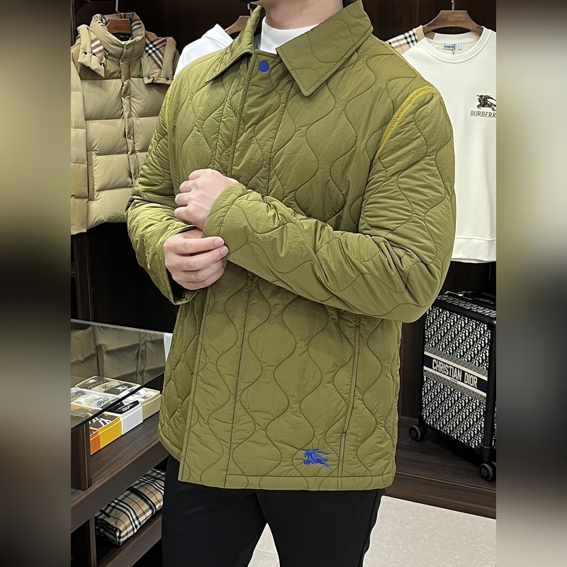 Burberry 2026秋冬最新款時尚設計師款 巴寶莉翻領夾克外套，菱形格棉衣