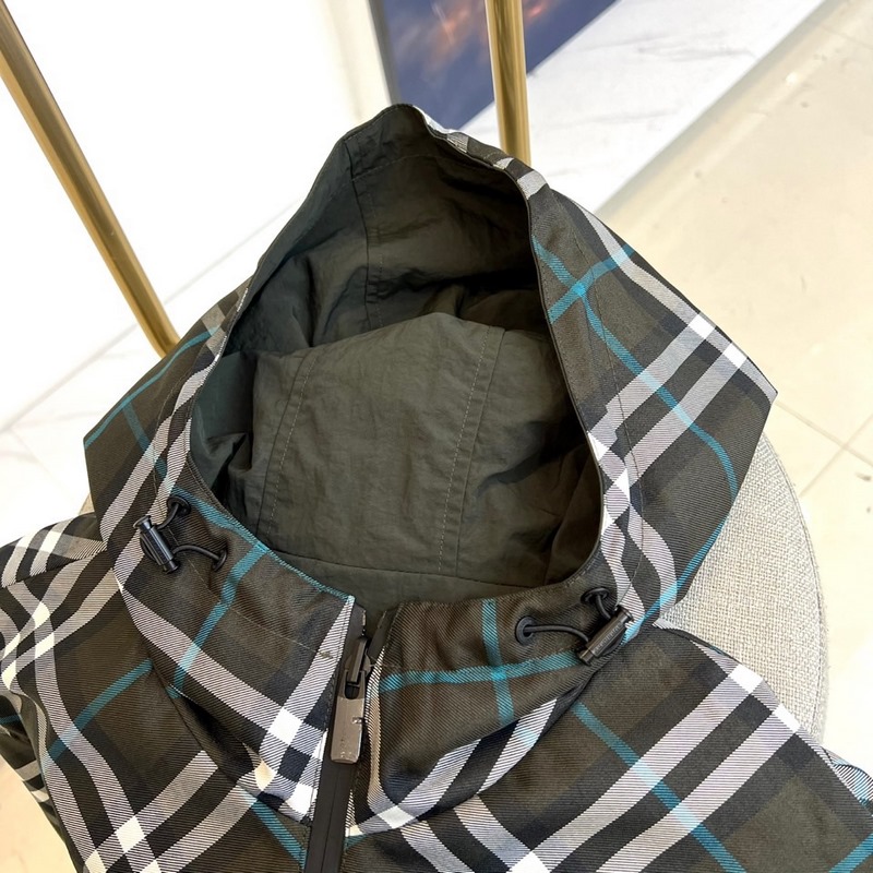 Burberry 巴寶莉2026秋冬新品巴寶莉[雙面穿]連帽夾克，以創新雙面設計