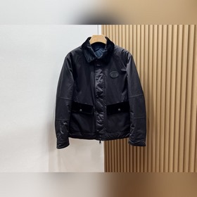 巴寶莉26ss----翻領休閑時尚商務外套，以其獨特的設計融合了商務的正式與休閑