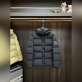 主推羽絨 Burberry 2026最新款時尚設計師款羽絨外套 巴寶莉連帽羽絨服