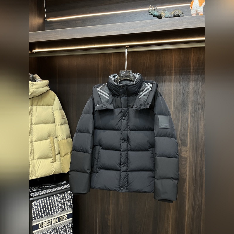 主推羽絨 Burberry 2026最新款時尚設計師款羽絨外套 巴寶莉連帽羽絨服