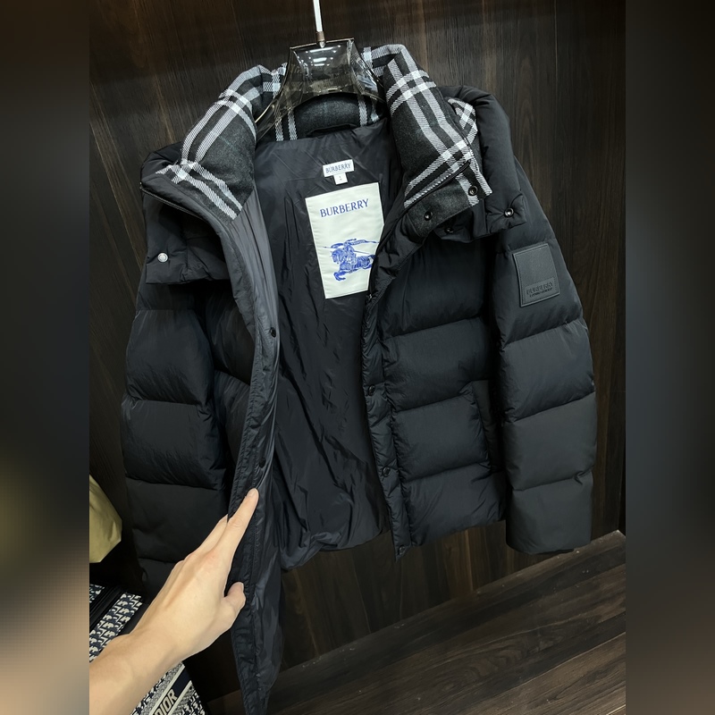 主推羽絨 Burberry 2026最新款時尚設計師款羽絨外套 巴寶莉連帽羽絨服