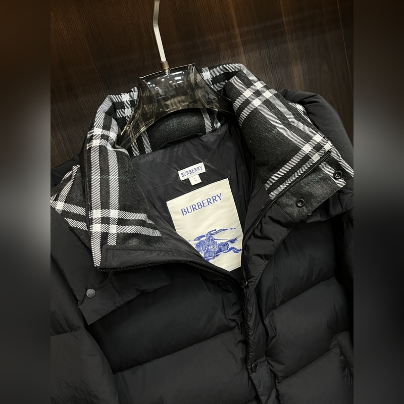 主推羽絨 Burberry 2026最新款時尚設計師款羽絨外套 巴寶莉連帽羽絨服