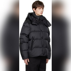 巴寶莉 羽絨服 官網圖同步上新