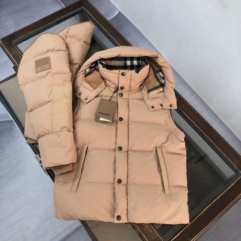 Burberry 巴寶莉 BBR連帽短款羽絨服，原版定制防水尼龍面料，五金輔料原