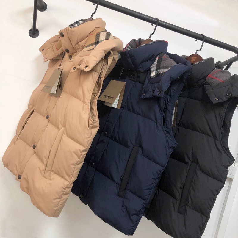 Burberry 巴寶莉 BBR連帽短款羽絨服，原版定制防水尼龍面料，五金輔料原