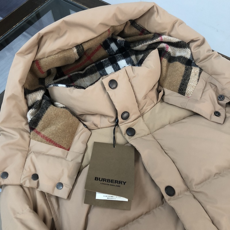 Burberry 巴寶莉 BBR連帽短款羽絨服，原版定制防水尼龍面料，五金輔料原