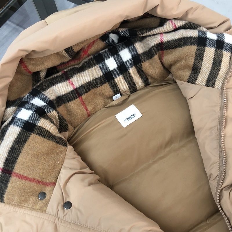 Burberry 巴寶莉 BBR連帽短款羽絨服，原版定制防水尼龍面料，五金輔料原