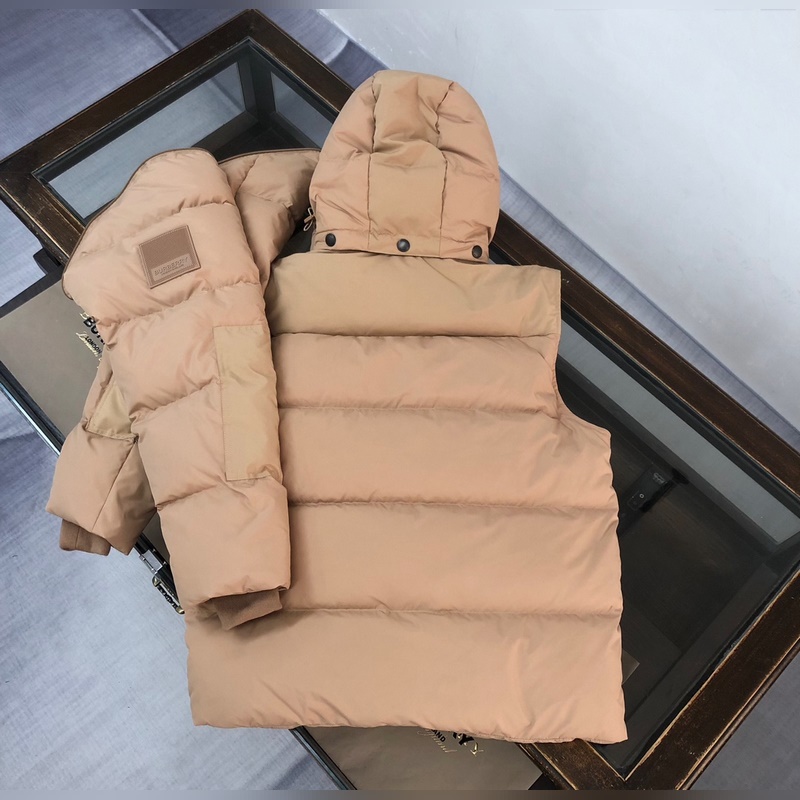 Burberry 巴寶莉 BBR連帽短款羽絨服，原版定制防水尼龍面料，五金輔料原