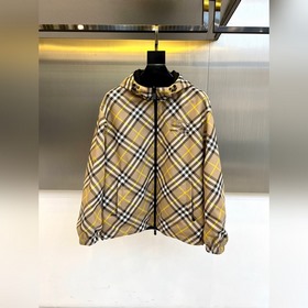 Burberry 巴寶莉2026秋冬新品巴寶莉[雙面穿]連帽夾克，以創新雙面設計