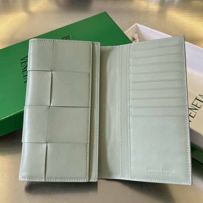 #Bv 男款大編格對折西裝夾 679845 耐用小牛皮折疊翻蓋設(shè)計 內(nèi)裡小隔層