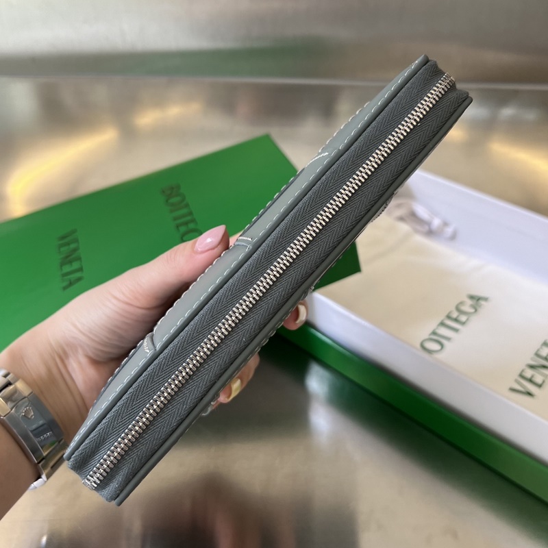 B家編織縫線錢包 748054 中寬編織外縫線設計 時髦度與經典并存 純手工縫