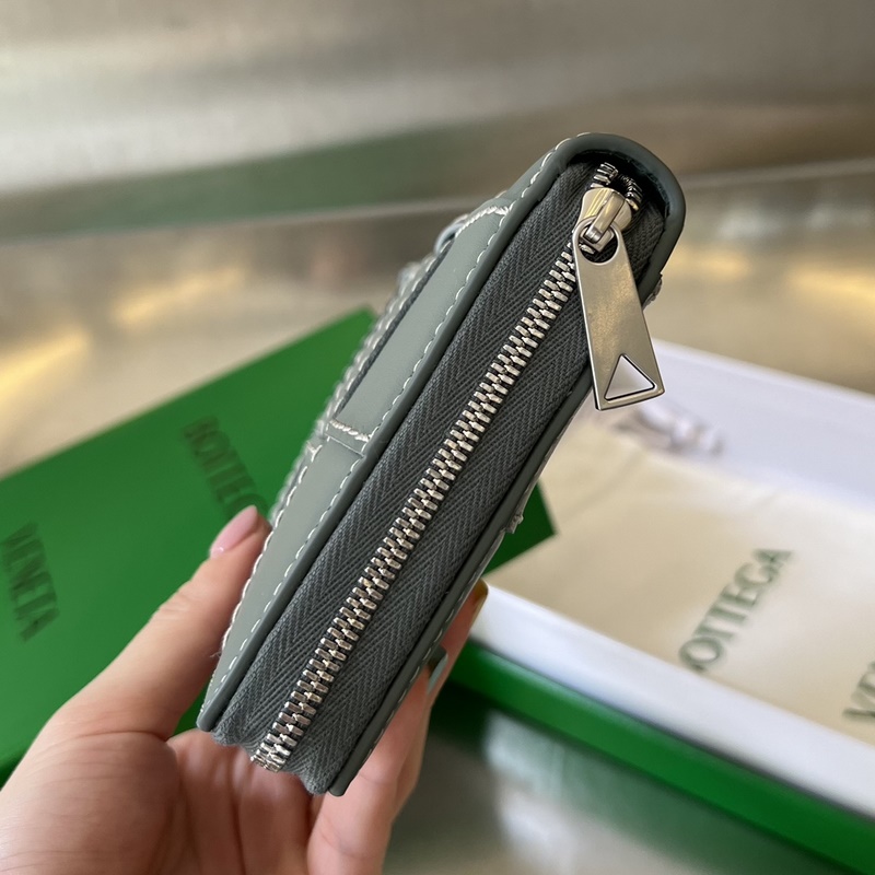 B家編織縫線錢包 748054 中寬編織外縫線設計 時髦度與經典并存 純手工縫