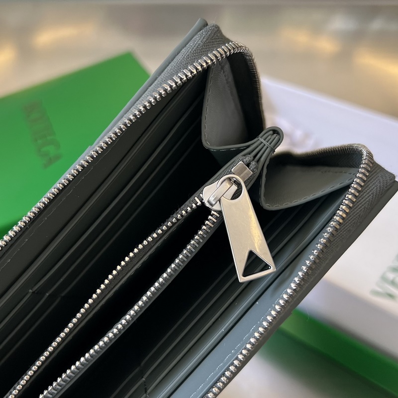 B家編織縫線錢包 748054 中寬編織外縫線設計 時髦度與經典并存 純手工縫