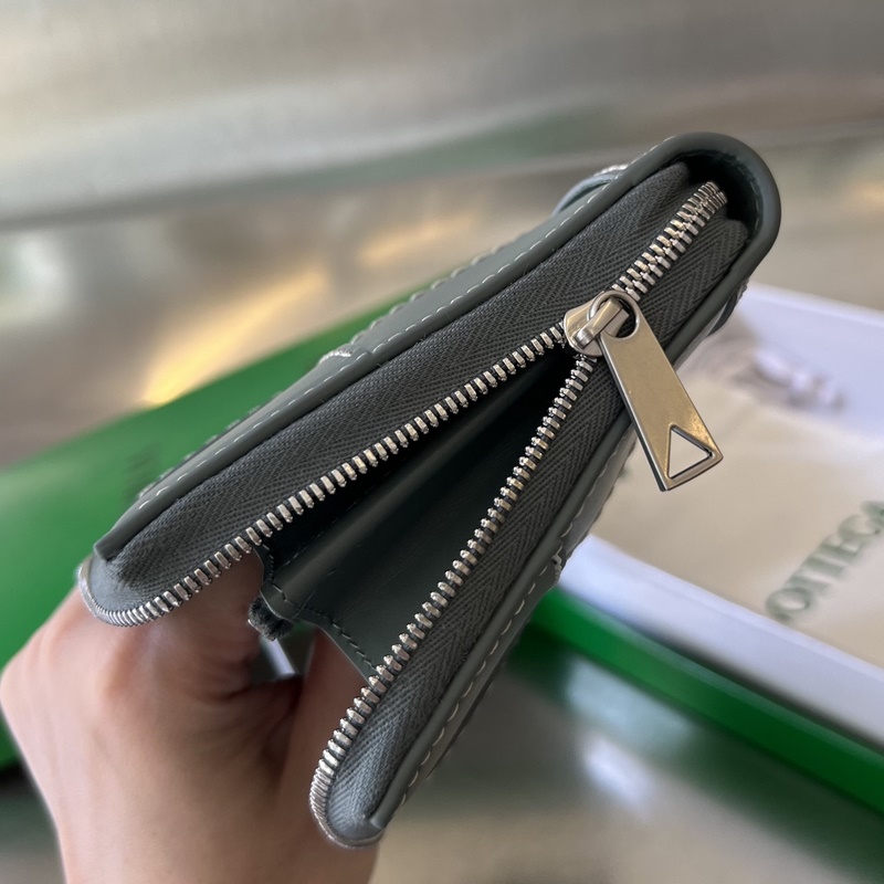 B家編織縫線錢包 748054 中寬編織外縫線設計 時髦度與經典并存 純手工縫