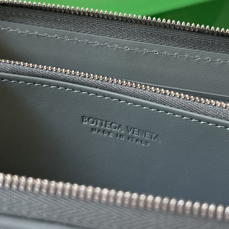 B家編織縫線錢包 748054 中寬編織外縫線設計 時髦度與經典并存 純手工縫